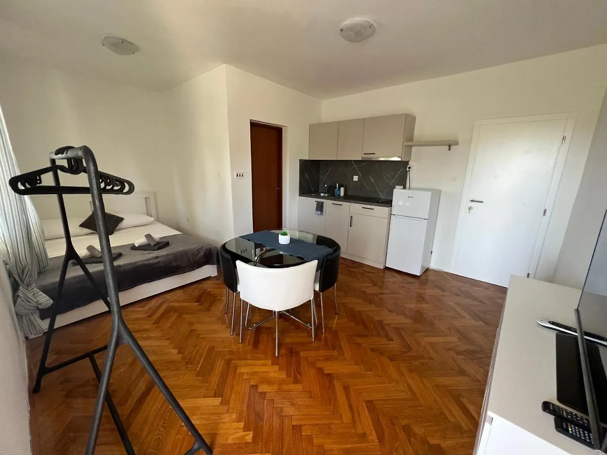 Apartments Antolkovic أوغليان كرواتيا